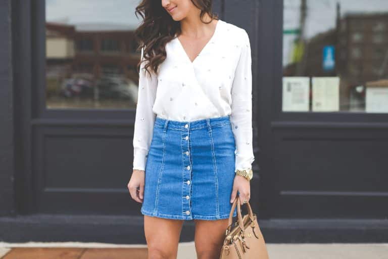 mini jupe boutonnee tendance