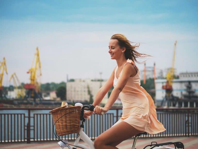 femme velo robe