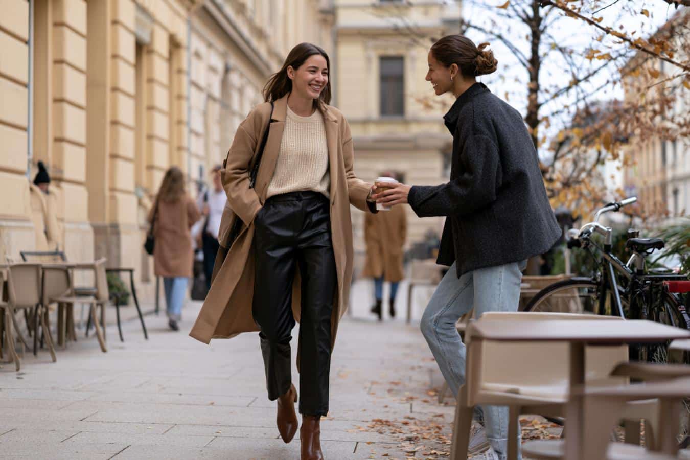 look automnal en simili cuir
